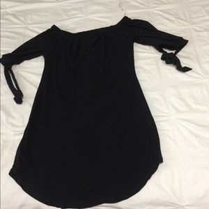 Off shoulders dress